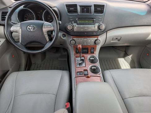 Used 2010 Toyota Highlander Limited AWD/4WD image 23