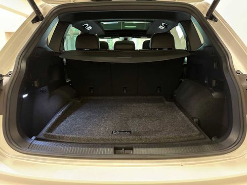 Used 2022 Volkswagen Tiguan SE R-Line AWD/4WD image 42