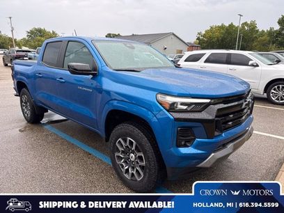 Used 2023 Chevrolet Colorado Z71 w/ Z71 Convenience Package 2