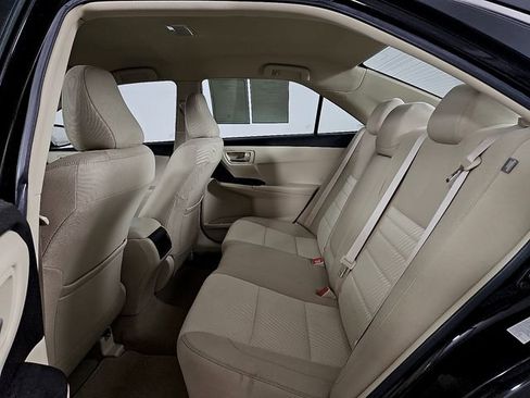 Used 2016 Toyota Camry LE image 10