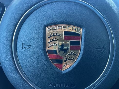 Certified 2023 Porsche Cayenne Platinum Edition image 40