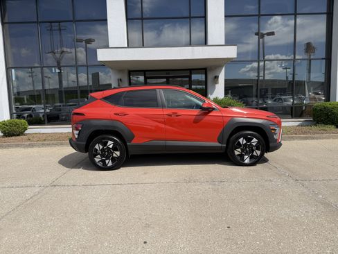 Certified 2025 Hyundai Kona SEL AWD/4WD image 3