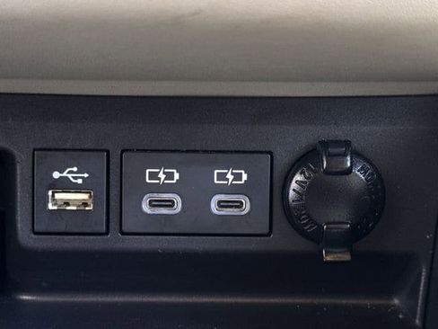 Used 2023 Toyota Highlander XLE AWD/4WD image 23