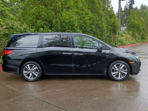 Used 2021 Honda Odyssey Touring image 3