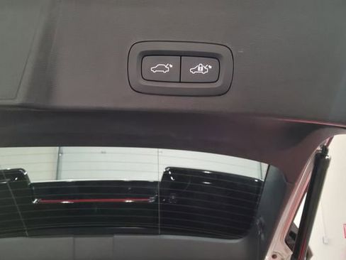 Used 2024 Volvo XC40 B5 Plus w/ Protection Package Premier AWD/4WD image 14