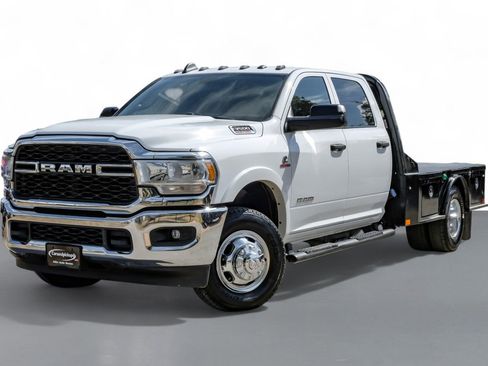 Used 2022 RAM 3500 Tradesman w/ Chrome Appearance Group image 4