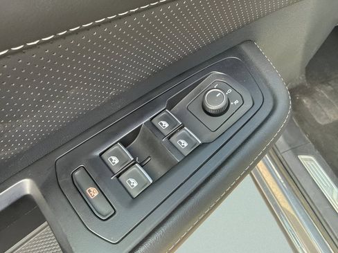 Used 2025 Volkswagen Atlas SE AWD/4WD image 21