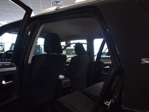 Used 2014 Toyota 4Runner SR5 AWD/4WD image 61