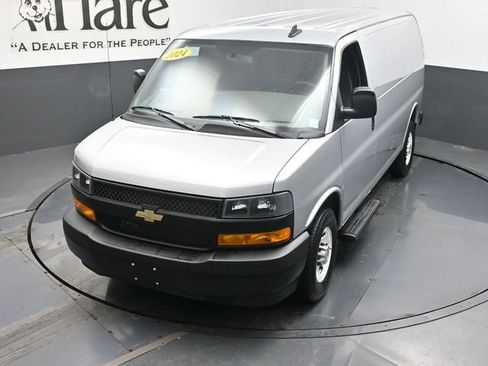 Used 2024 Chevrolet Express 3500 image 41