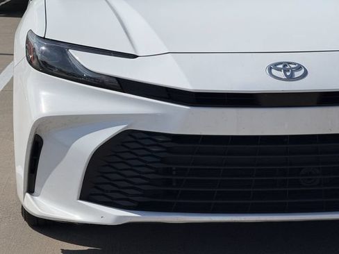 Used 2025 Toyota Camry LE FWD image 9