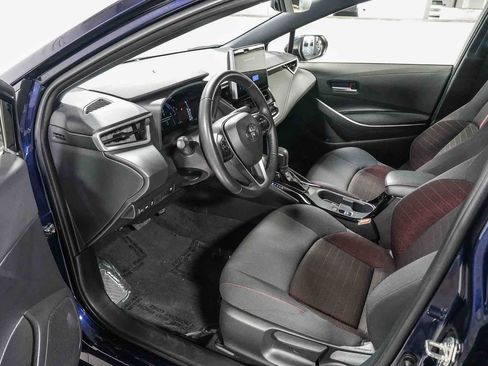 Certified 2025 Toyota Corolla SE w/ SE Premium Package FWD image 18