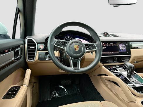Certified 2023 Porsche Cayenne Platinum Edition AWD/4WD image 25