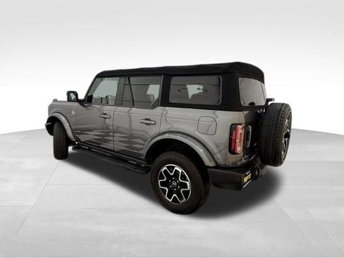 Used 2022 Ford Bronco Outer Banks image 2