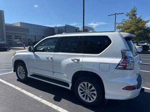Used 2014 Lexus GX 460 w/ Premium Package AWD/4WD image 5