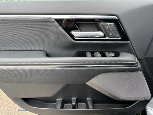 New 2025 GMC Sierra EV Denali image 18