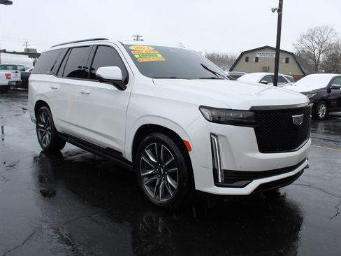 Used 2021 Cadillac Escalade Sport Platinum w/ Heavy-Duty Trailer Package image 3