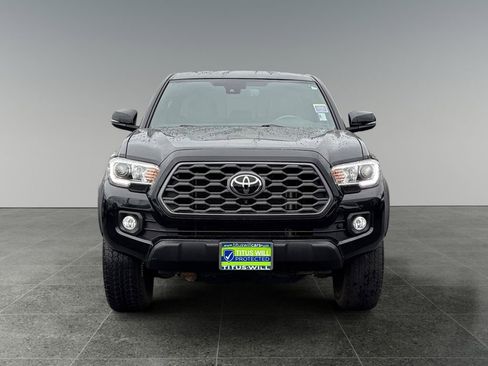 Used 2021 Toyota Tacoma TRD Off-Road image 2