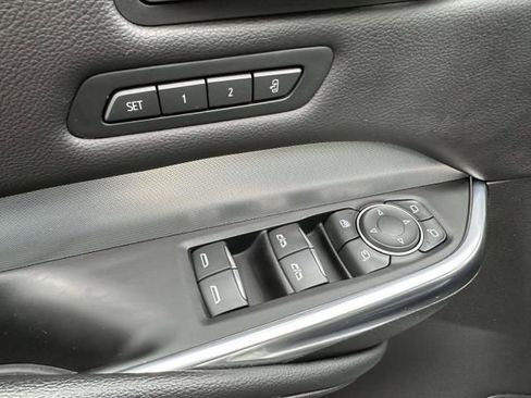 Used 2021 Cadillac XT4 Premium Luxury w/ Cold Weather Package image 8