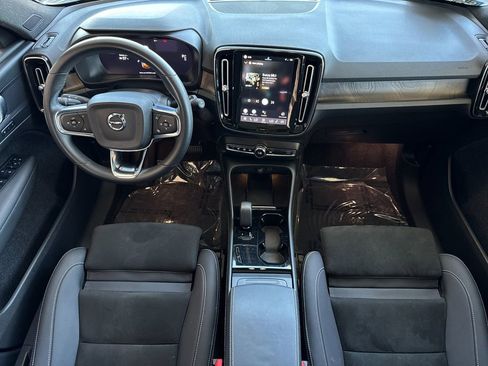 Certified 2023 Volvo XC40 Recharge Plus AWD/4WD image 12