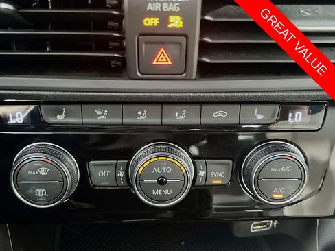 Used 2019 Volkswagen Jetta R-Line FWD image 32