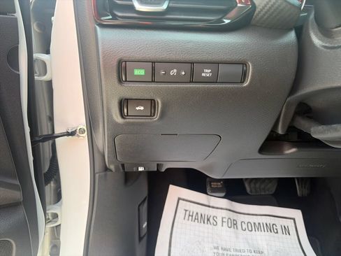 Used 2025 Nissan Sentra SV FWD image 31