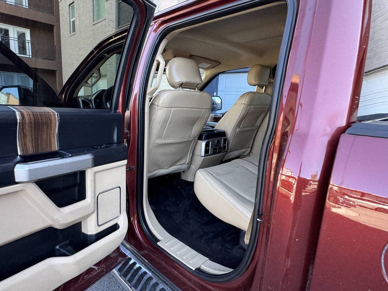 Used 2017 Ford F150 Lariat w/ Equipment Group 502A Luxury AWD/4WD image 30