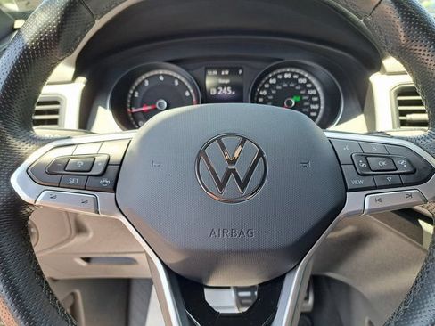 Used 2021 Volkswagen Atlas Cross Sport SE w/ Panoramic Sunroof Package FWD image 10