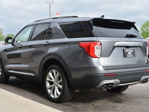 Used 2022 Ford Explorer Platinum w/ Equipment Group 601A AWD/4WD image 18
