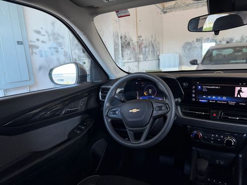 Used 2025 Chevrolet TrailBlazer LT image 32