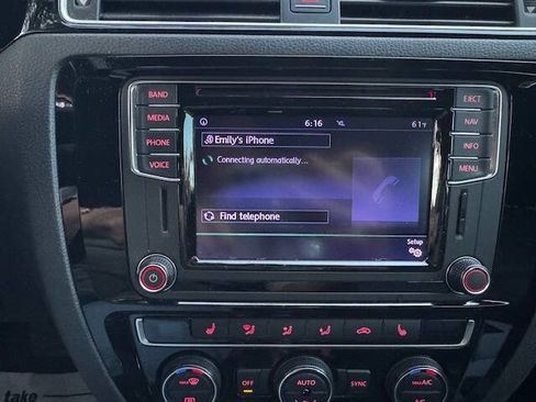 Used 2017 Volkswagen Jetta SEL image 42