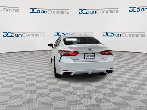 Used 2019 Toyota Camry SE FWD image 7