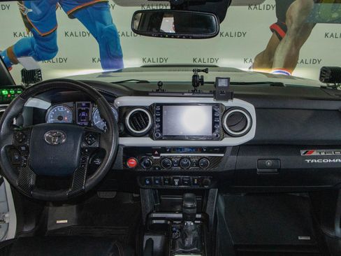 Used 2020 Toyota Tacoma TRD Pro image 3