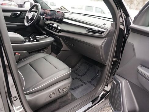 Used 2025 Buick Enclave Preferred image 29