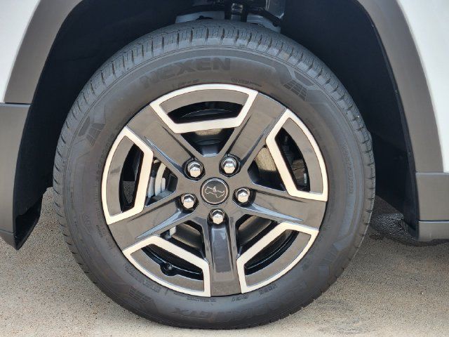 Certified 2026 Jeep Cherokee Laredo AWD/4WD image 10
