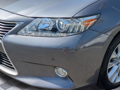 Used 2013 Lexus ES 300h w/ Luxury Pkg FWD image 10