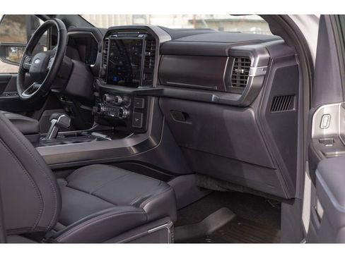 Used 2024 Ford F150 Platinum image 10