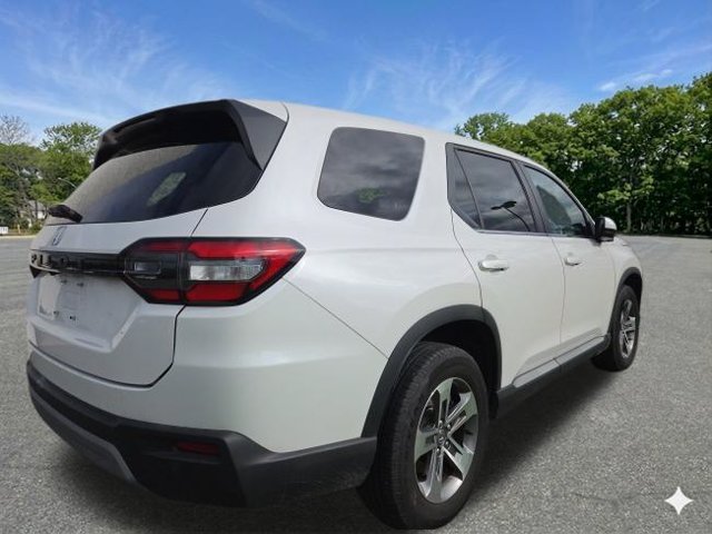 Used 2023 Honda Pilot EX-L image 6