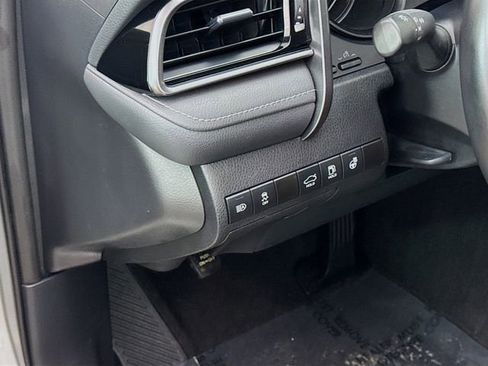 Used 2023 Toyota Camry SE image 10