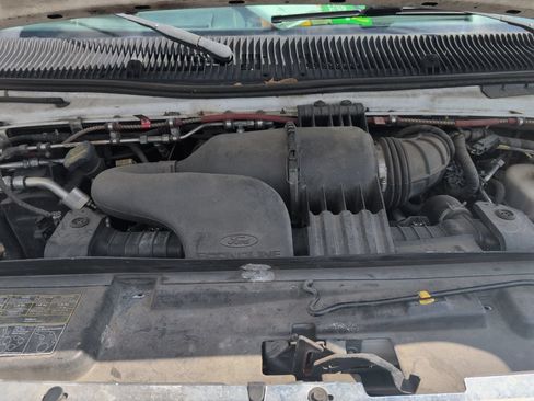 Used 2015 Ford E-450 and Econoline 450 Super Duty w/ Shuttle Bus Prep Package RWD image 36
