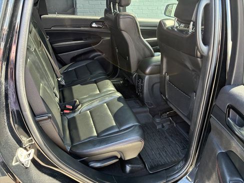 Used 2020 Jeep Grand Cherokee Trailhawk w/ Trailhawk Luxury Group AWD/4WD image 18