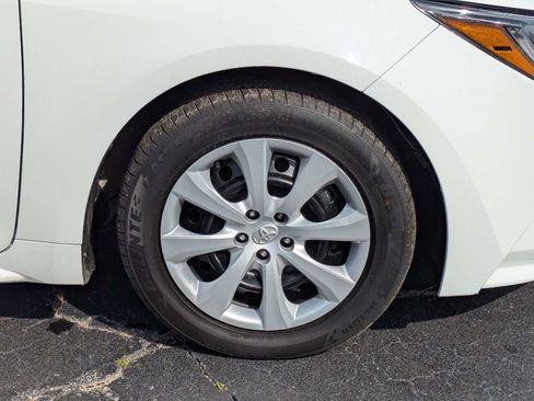 Used 2024 Toyota Corolla LE FWD image 11