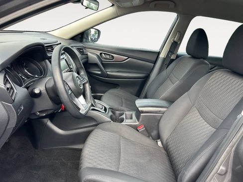 Used 2019 Nissan Rogue S AWD/4WD image 9