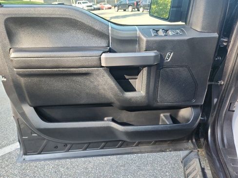 Used 2018 Ford F150 XLT w/ Equipment Group 302A Luxury AWD/4WD image 17