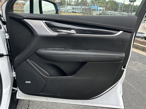 Used 2025 Cadillac XT5 Premium Luxury image 14