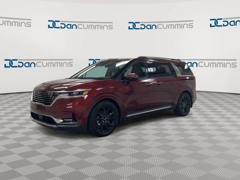 Used 2024 Kia Carnival SX FWD image 4