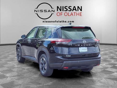 Used 2025 Nissan Rogue SV AWD/4WD image 3