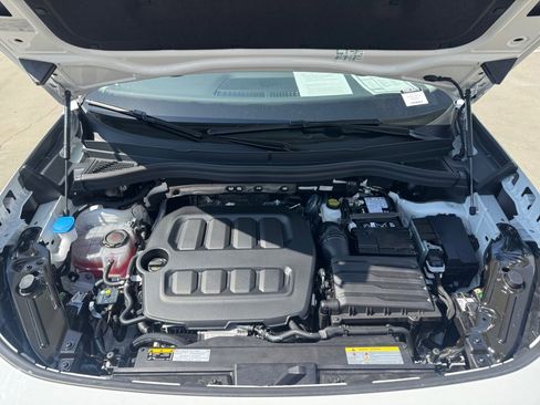 Used 2025 Volkswagen Tiguan SE image 20