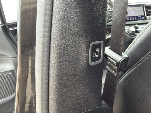 Used 2018 Chrysler Pacifica Limited w/ Advanced Safetytec Group FWD image 66