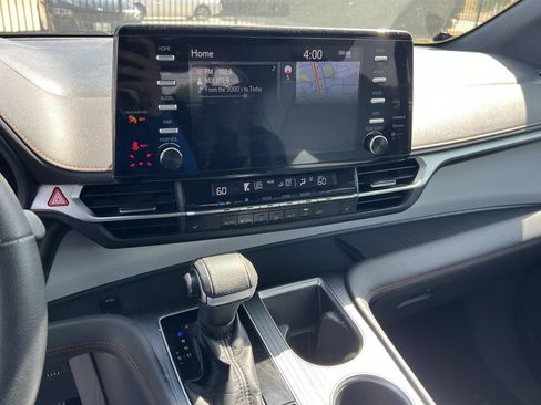 Used 2021 Toyota Sienna XSE FWD image 9