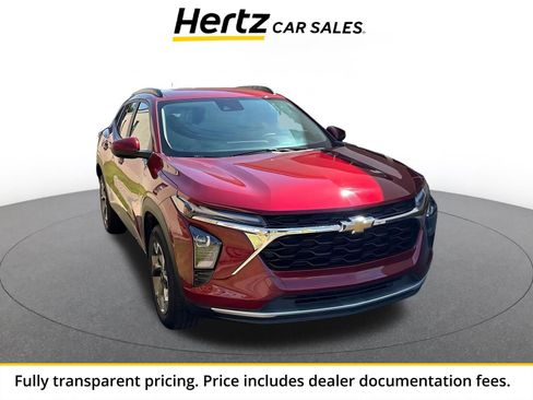 Used 2025 Chevrolet Trax LT FWD image 1